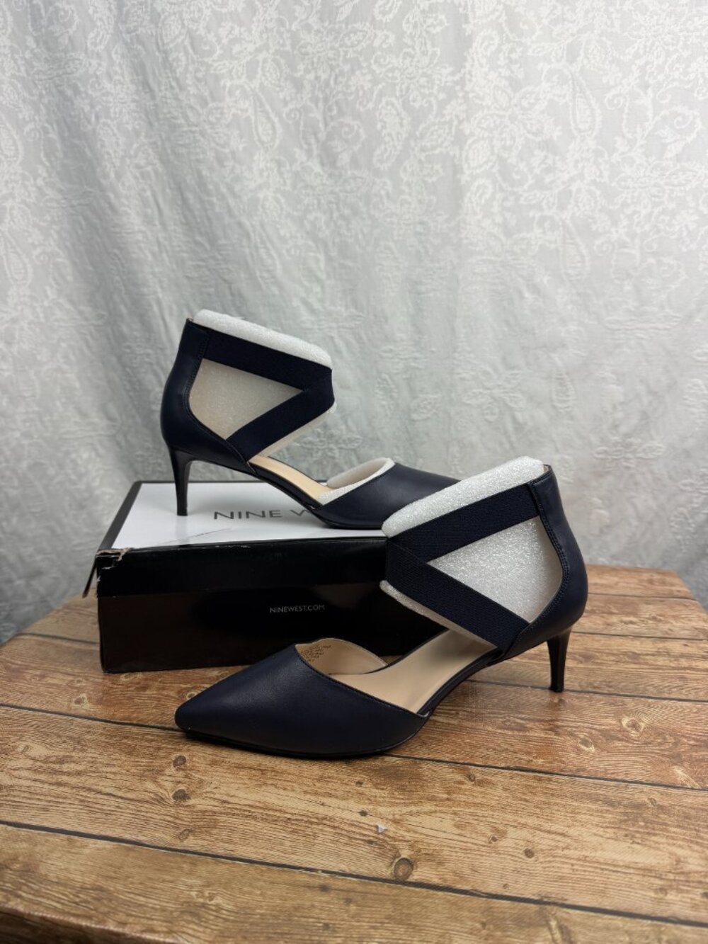 Nine West Navy Pointed Toe Ankle Strap Pumps Size 12 Title: Nine West Women's